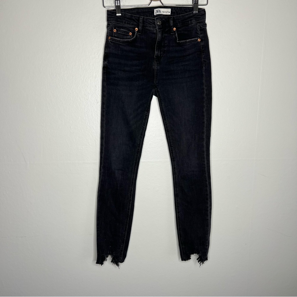 Zara Skinny Jean Black Raw Hem Sz 4 Midi Rise